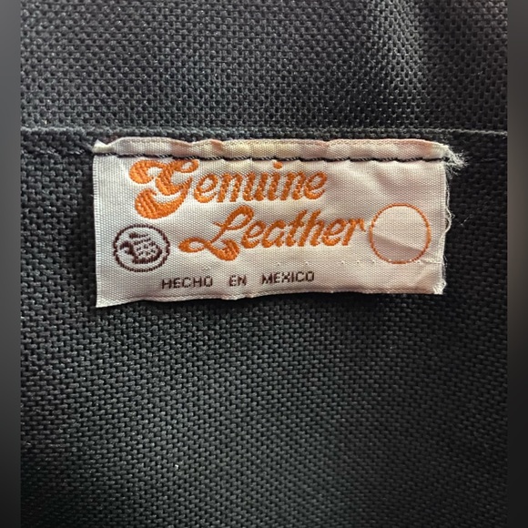 Authentic leather pink purse - Picture 5 of 15